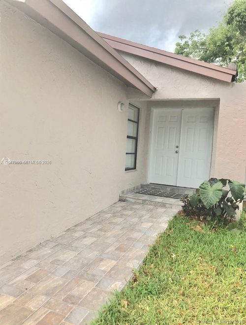 0-11447 Sw 33rd Ln, Miami, FL, 33165-3319 | Card Image