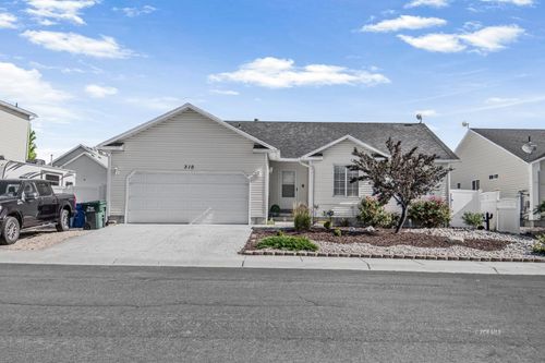 310 Oakridge Dr, Elko, NV, 89801-2445 | Card Image