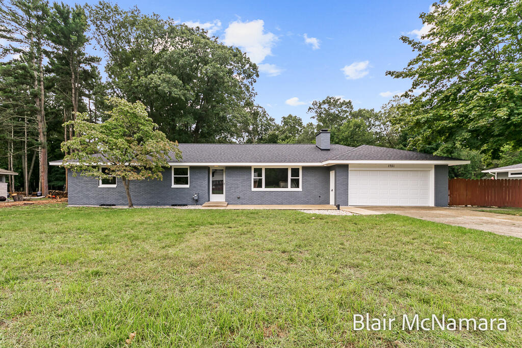 Ritter Dr, Norton Shores, MI 49441