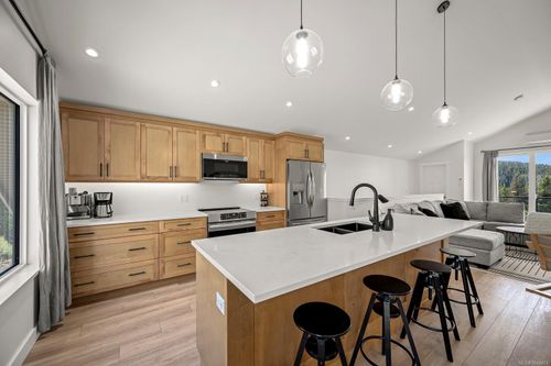 425 Arrowsmith Ave, Courtenay, BC, V9N | Card Image