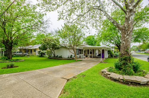 2120 N Alexander St, Sherman, TX, 75092-2706 | Card Image