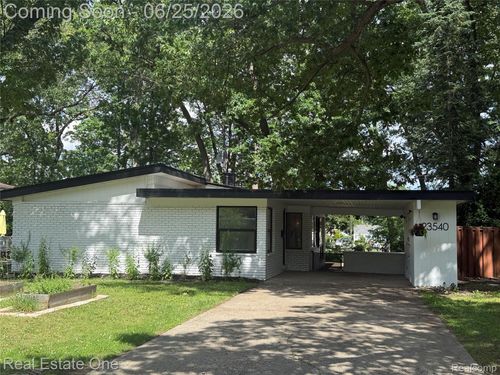 23540 Majestic St, Oak Park, MI, 48237-2292 | Card Image