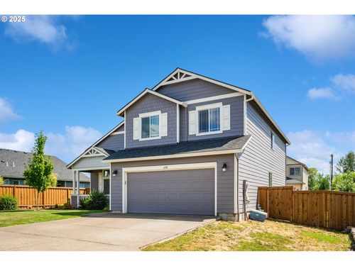 698 Stewart Dr, Molalla, OR, 97038-8920 | Card Image