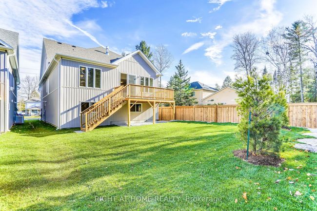 20 62 Nd St N, House other with 3 bedrooms, 3 bathrooms and 4 parking in Wasaga Beach ON | Image 17