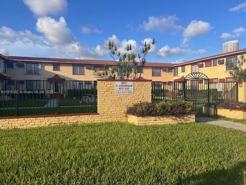 apt-15w-651 Sw 11th St, Miami, FL, 33129-1045 | Card Image