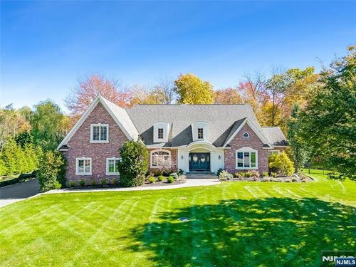 8 Garden Ct, Upper Saddle River, NJ, 07458-2434 | Card Image