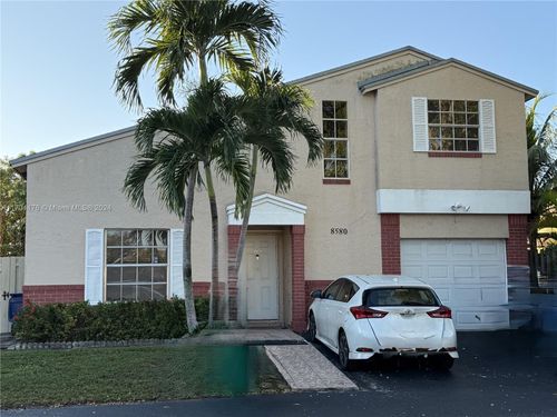 8580 Nw 193rd Ln, Hialeah, FL, 33015 | Card Image