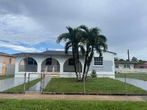 115-115 W 37th St, Hialeah, FL, 33012-5238 | Card Image