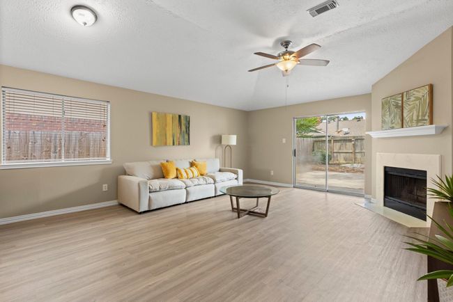 29222 Waltham St, House other with 3 bedrooms, 2 bathrooms and 2 parking in Spring TX | Image 5
