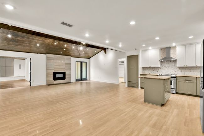 712 Squaw Creek Rd, House other with 3 bedrooms, 4 bathrooms and null parking in Willow Park TX | Image 21