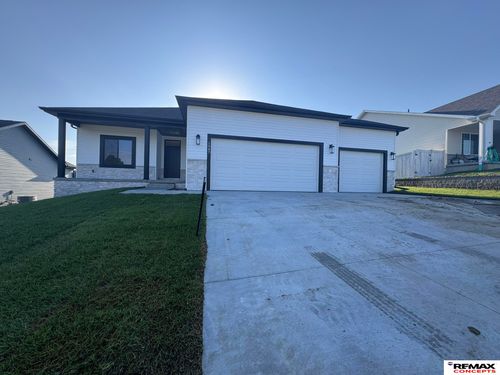 1047 S 9th St, Ashland, NE, 68003 | Card Image