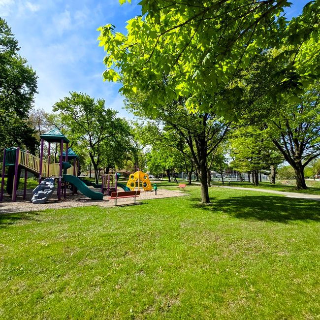 9712 Shore Dr, House other with 6 bedrooms, 3 bathrooms and 2 parking in Oak Lawn IL | Image 80