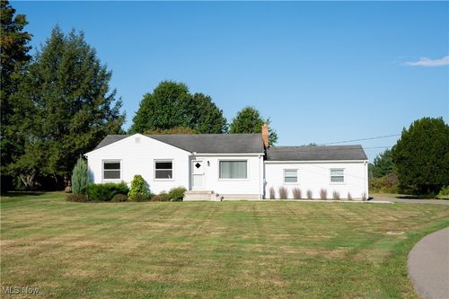 8082 N Lima Rd, Poland, OH, 44514-2718 | Card Image