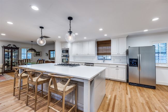 7727 La Avenida Dr, House other with 3 bedrooms, 3 bathrooms and null parking in Dallas TX | Image 8