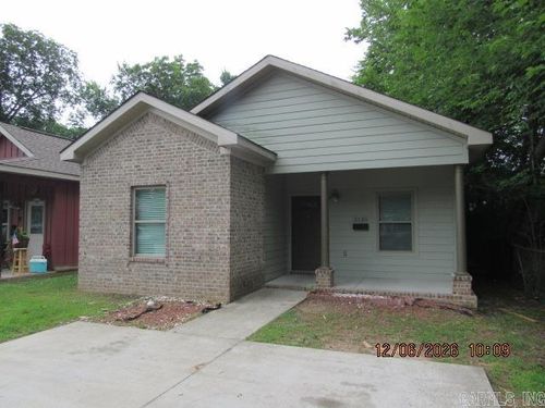 2135 Hickory St, Conway, AR, 72034-3709 | Card Image