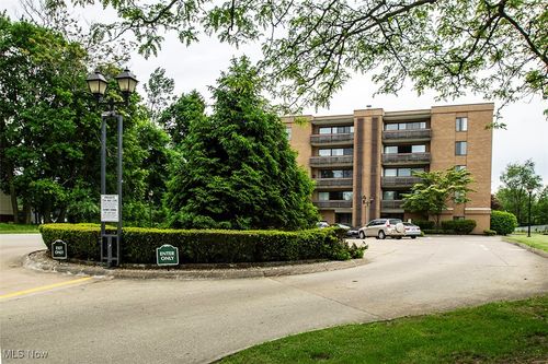 302-22555 Center Ridge Road, Rocky River, OH, 44116 | Card Image