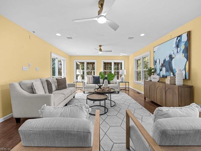 This room is massive! | Image 24