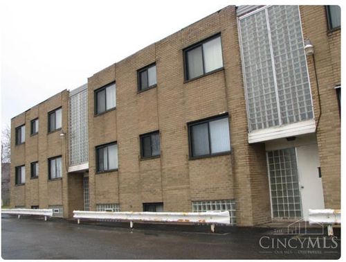 4467 Lee Rd, Cleveland, OH, 44128-2962 | Card Image