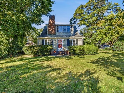 241 Bayville Avenue, Oyster Bay, NY, 11709 | Card Image