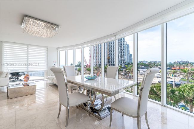 APT-405 - 18911 Collins Ave, Condo with 3 bedrooms, 4 bathrooms and null parking in Sunny Isles Beach FL | Image 4