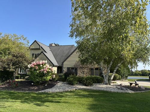 2627 W Lake Isle Drive Drive, Mequon, WI, 53092 | Card Image