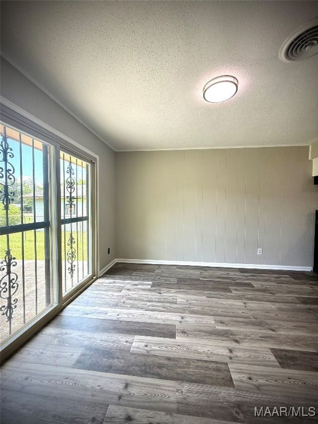 Eating area | Image 12