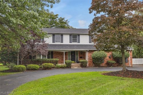 5045 Clubside Rd, Lyndhurst, OH, 44124-2544 | Card Image