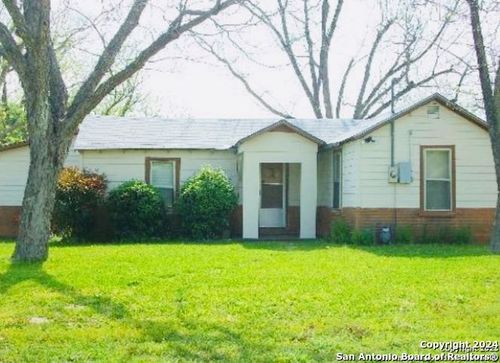 306 Campbell Ave, Jourdanton, TX, 78026-3012 | Card Image