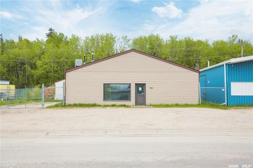 325 17th St W, Prince Albert, SK, S6V3X6 | Card Image