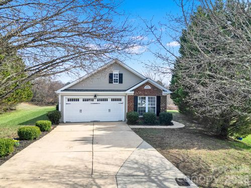 112 N Woodcliff Ln, Mount Holly, NC, 28120-2800 | Card Image