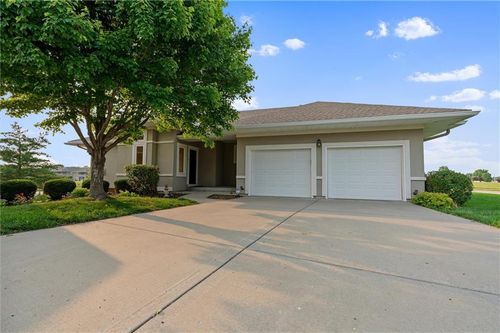2028 Greenfield Mews, Kearney, MO, 64060-7622 | Card Image