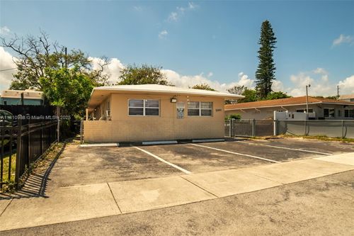 apt-3-15940 Ne 19th Ct, North Miami Beach, FL, 33162-5722 | Card Image