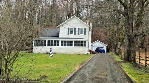 31 Thomas St, Chatham, NY, 12037-1120 | Card Image