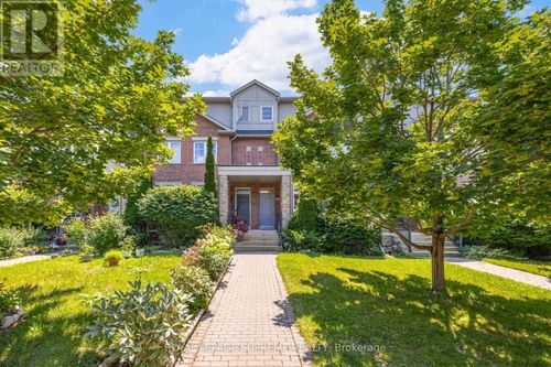 19B Hobden Pl, Etobicoke, ON, M9R3R6 | Card Image