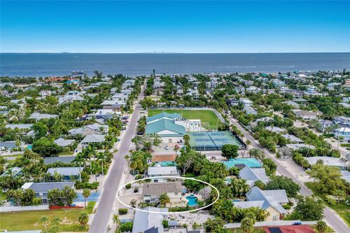 313 Magnolia Ave, Anna Maria, FL, 34216 | Card Image