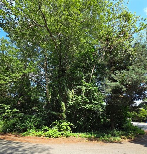 8 Island Rd, Norton, MA, 02766-1518 | Card Image