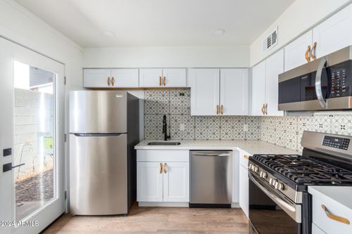 7-3038 N 38th St, Phoenix, AZ, 85018-7021 | Card Image