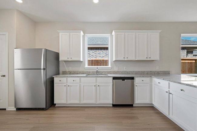 8930 Ice Quartz Dr, House other with 4 bedrooms, 2 bathrooms and 2 parking in Iowa Colony TX | Image 4