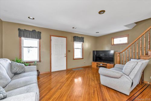 15 Eton Street, Hempstead, NY, 11581 | Card Image