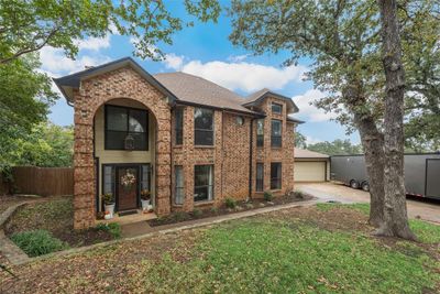 6605 Cliffwood Court, House other with 4 bedrooms, 2 bathrooms and null parking in Arlington TX | Image 2