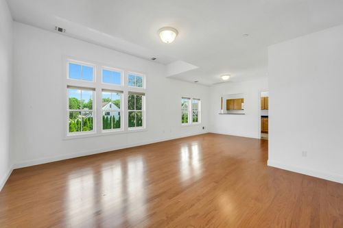3-402 Main St, Armonk, NY, 10504-1868 | Card Image