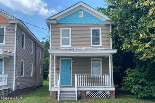 857 Pasteur St, New Bern, NC, 28560-4036 | Card Image