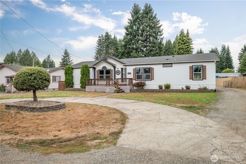 552 North St Ne, Castle Rock, WA, 98611-9225 | Card Image
