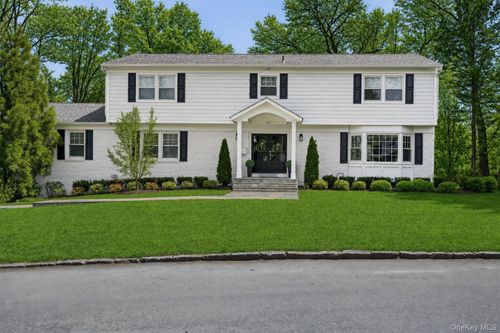 12 Canterbury Rd S, Harrison, NY, 10528-2316 | Card Image