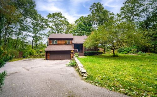 327 North Rd, South Kingstown, RI, 02879-2172 | Card Image