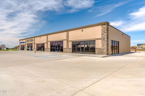 105 Mcdougall Dr, Lincoln, ND, 58504-1300 | Card Image