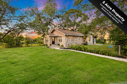 2803 Haeckerville Rd, Cibolo, TX, 78108-4135 | Card Image