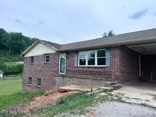 113 Smith Ln, Harriman, TN, 37748-6353 | Card Image