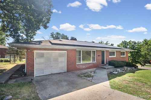 2303 Fairview Dr, Alton, IL, 62002-5627 | Card Image