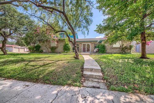 6250 Forest Bnd, San Antonio, TX, 78240-3334 | Card Image